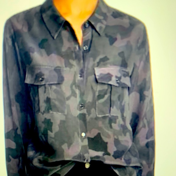 Rails Rhett silk blouse charcoal Camo button down. - Picture 1 of 5